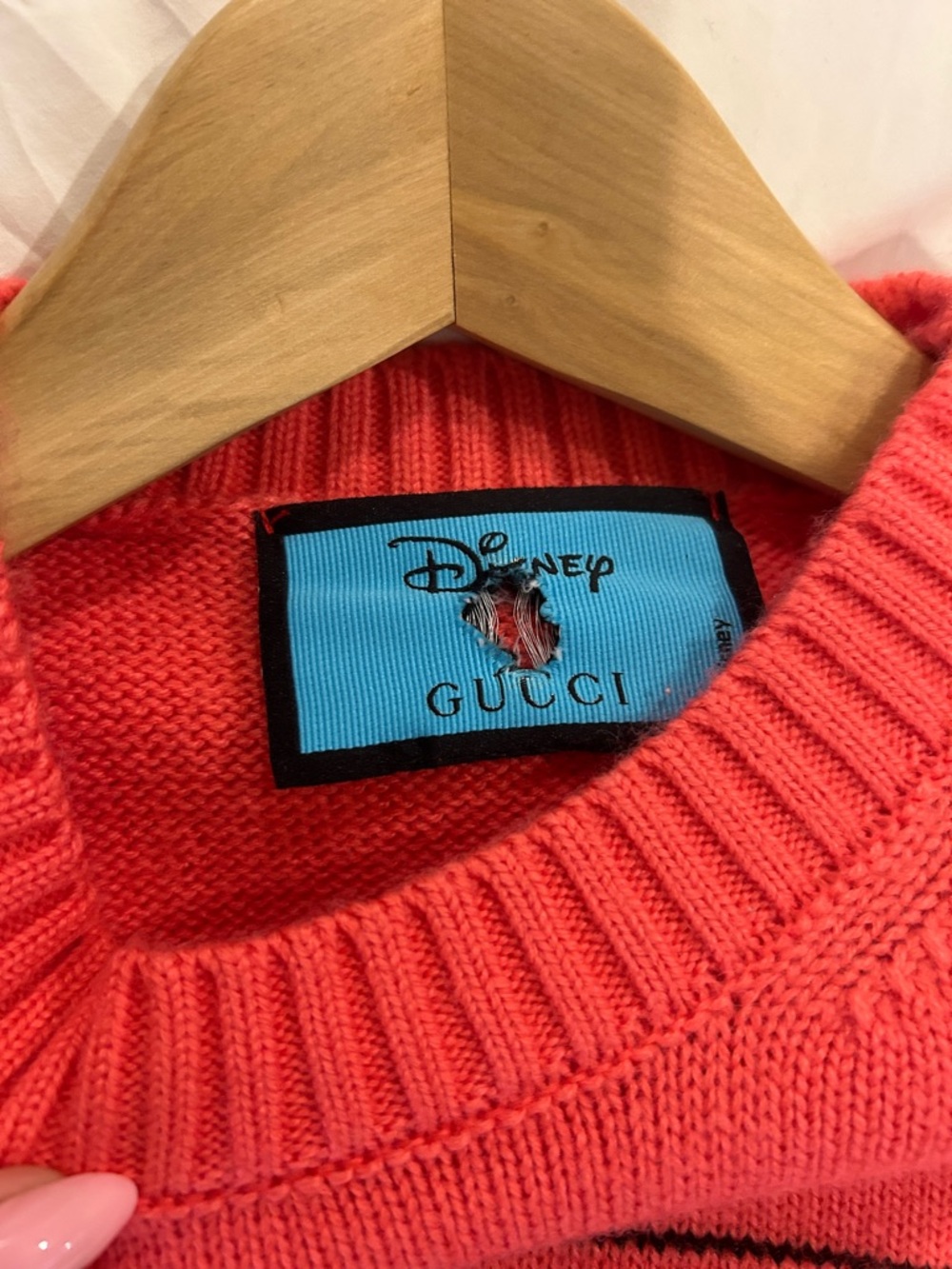 Gucci Coral Graphic Crew Sweater with Pop-Art Panel - Picture 4 of 5